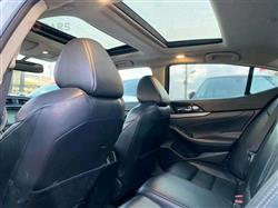 نيسان ماكسيما